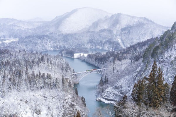 จุดชมวิวสะพานแม่น้ำทะดะมิ (Tadami River First Bridge Viewpoint)